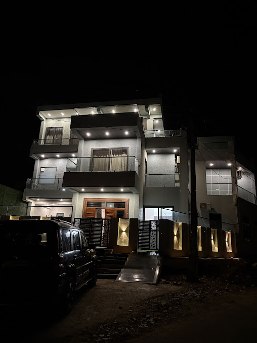 Hill View Villa by SGOH